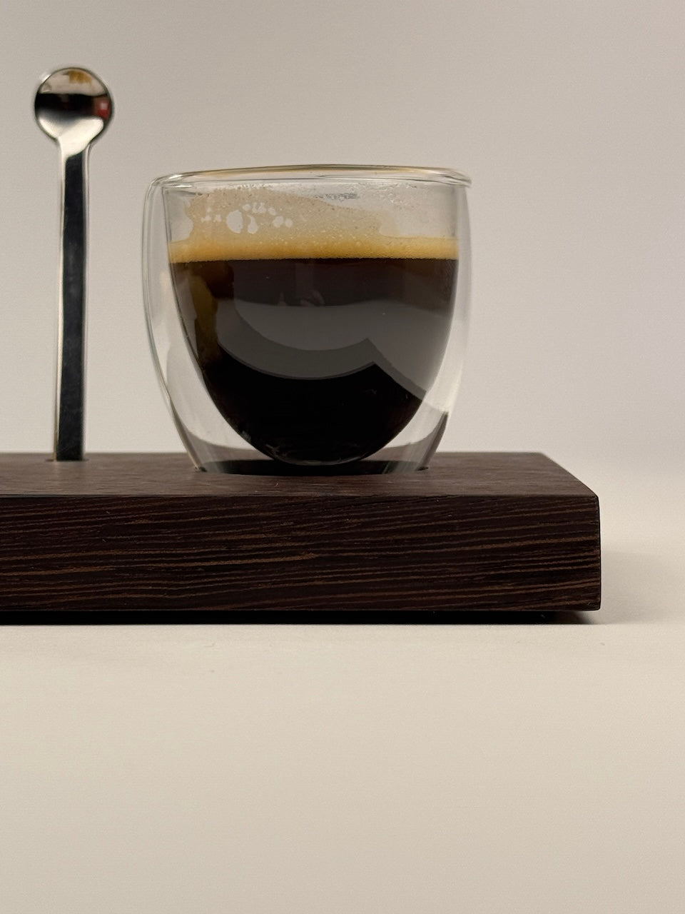 Kaffeebänkchen Espresso Holzbrett Glas Vakuum